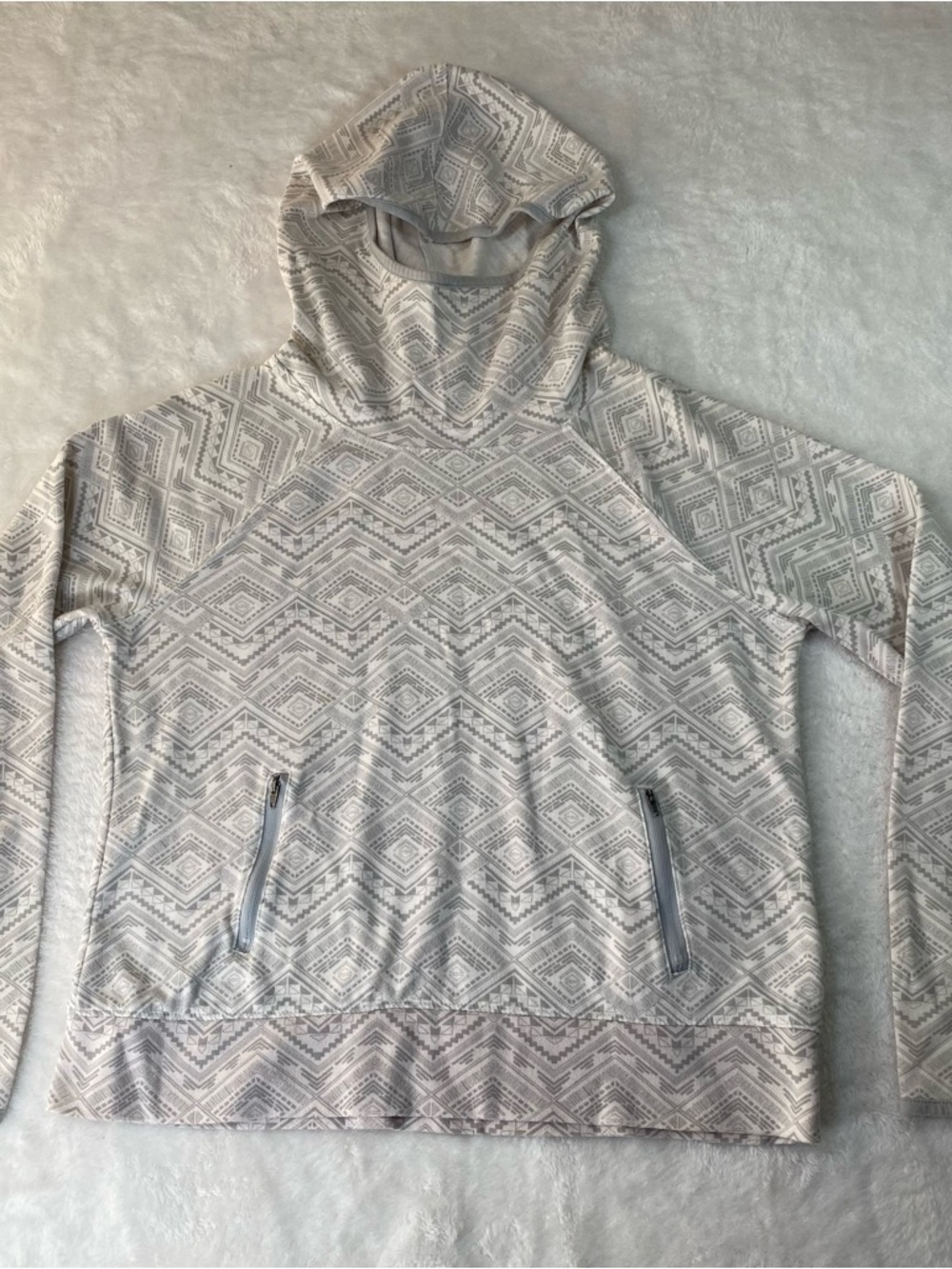 SO Authentic American Heritage Gray Geometric Print Hoodie - XL - Thumbholes